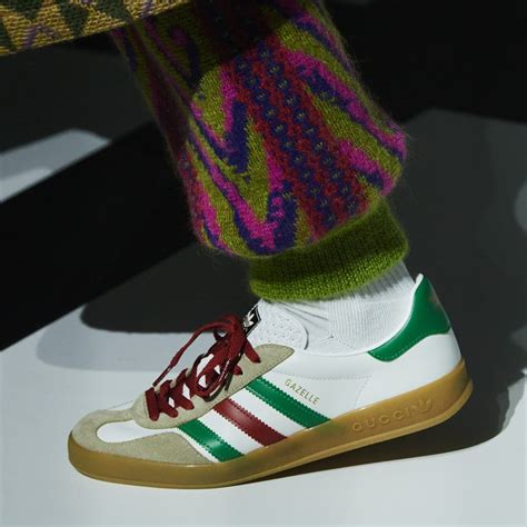 scarpe rosse e verdi gucci|adidas x Gucci. Tutti i look e le scarpe dell'attesissima collezione .